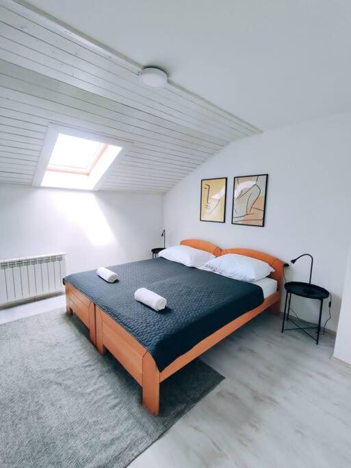 Ferienwohnung Udoban Stan Sa Terasom U Mirnom Okruzenju Zagreb Exterior foto